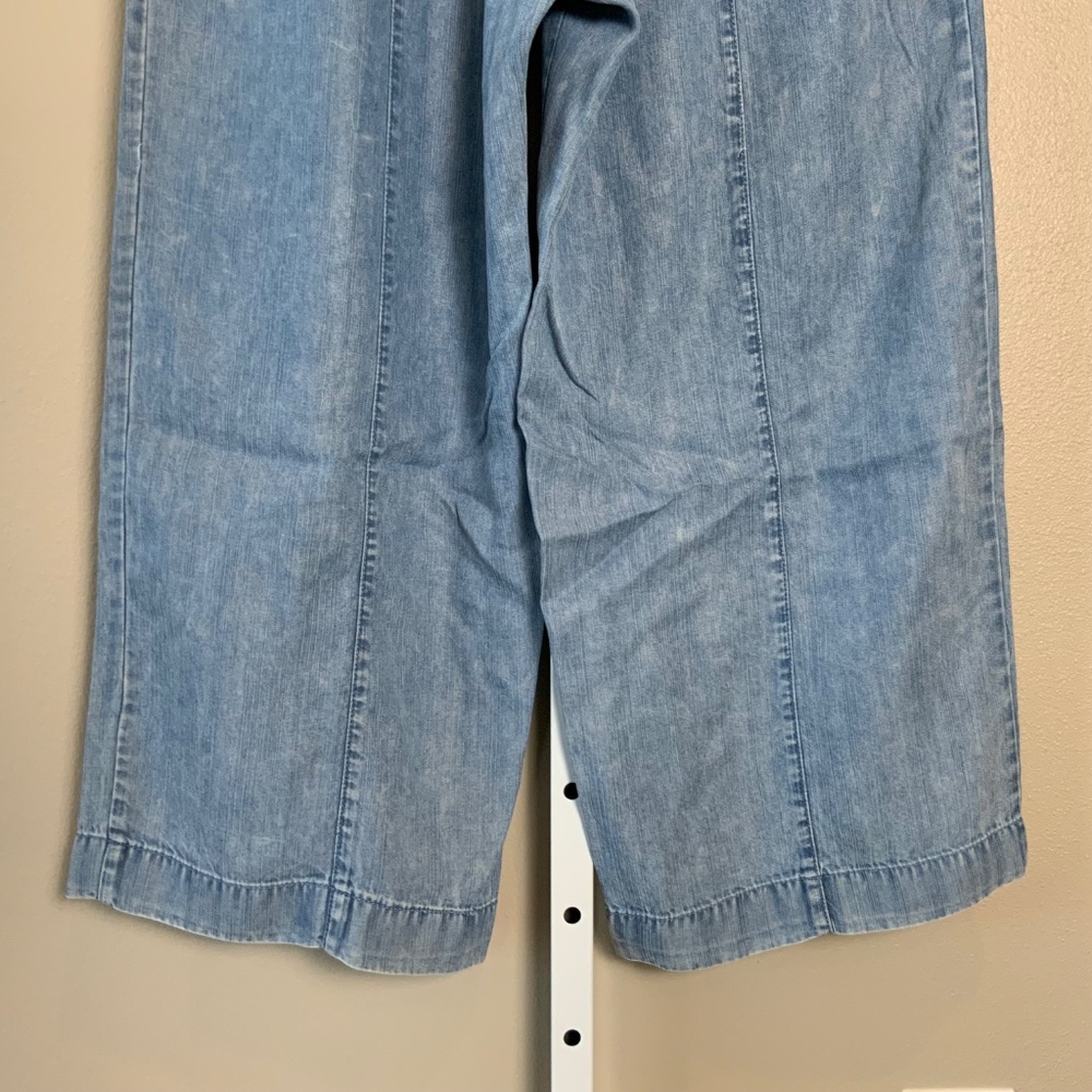 Jane + Delancey Chambray Lightweight Cropped Belted Pants - Picture 14 of 16
